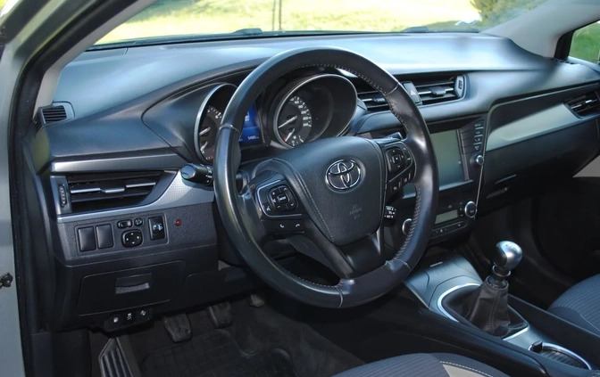 Toyota Avensis cena 68900 przebieg: 55000, rok produkcji 2017 z Czerwieńsk małe 326